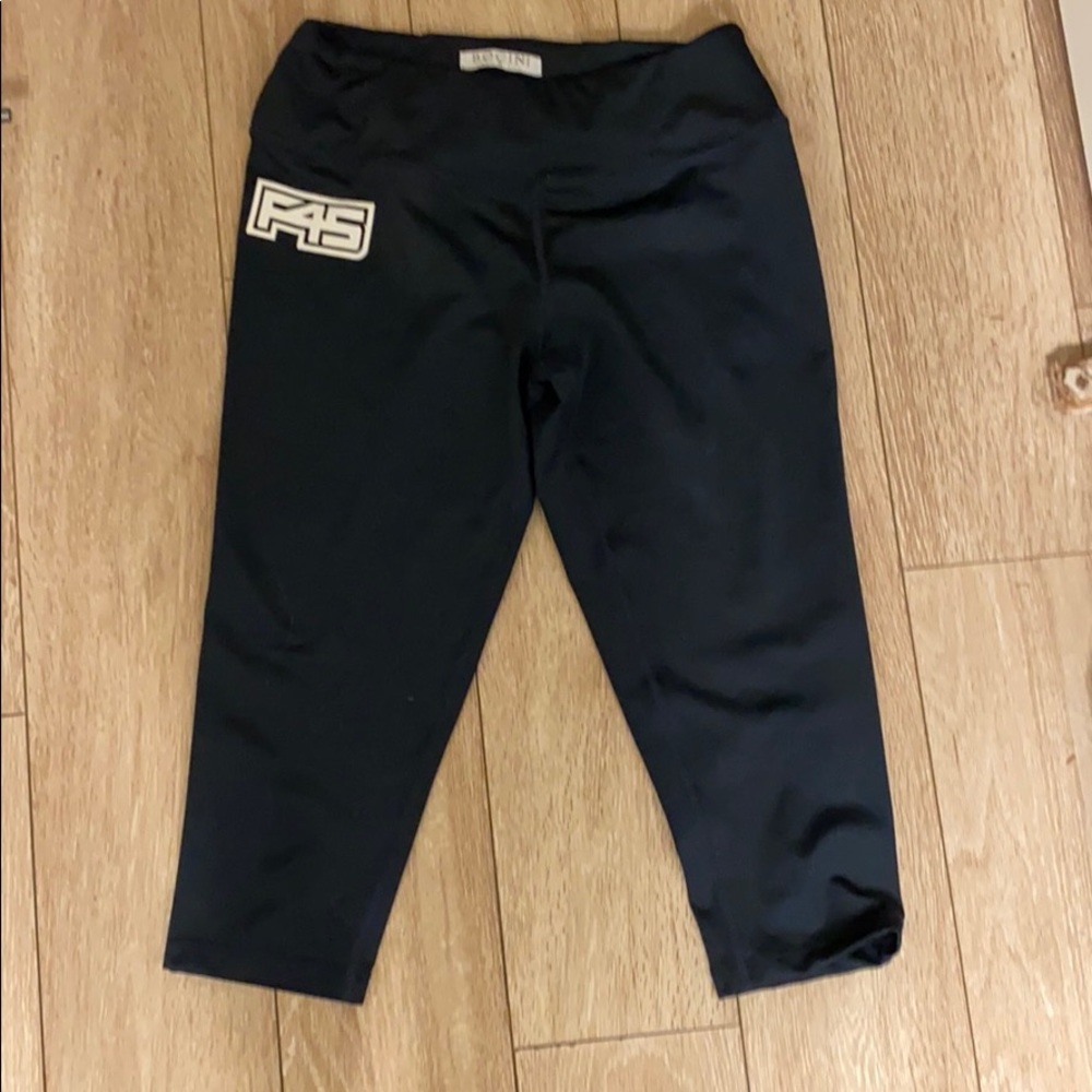 F45 crop pants